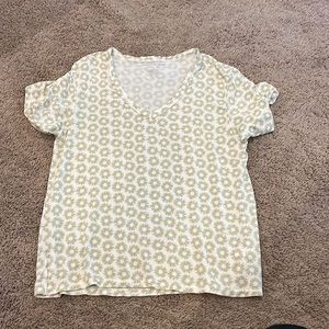 Women’s American Eagle Light Weight T Shirt